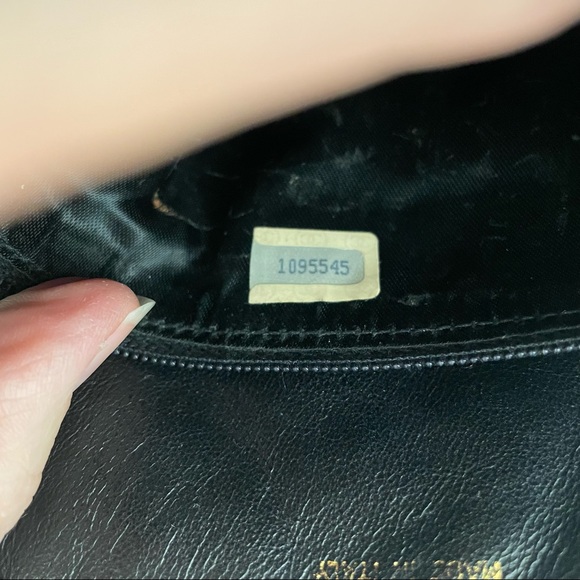 ✨SOLD✨Chanel Vintage Oval Lambskin CC Camera Chain Bag - Picture 11 of 14